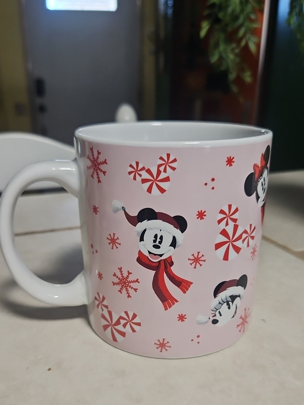 Disney Christmas Ceramic Coffee Mug | Mickey & Minnie, 20oz (Pre-Owned)